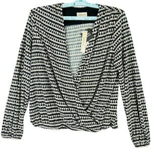 52seven Women's Ivory/Black Textured Wrap Geometric Blouse Sz XL Long Sleeve NWT